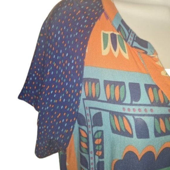 -Multcolor T-Shirt Dress Size Medium - Picture 3 of 3